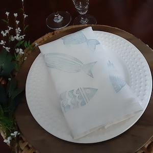 Ocean Fish Hand Stamped Set of Cloth Napkins, Ocean Sea Shell Napkins, White Cotton Dinner Napkins,Nature Napkin