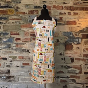 New York Fabric Apron, Kitchen Apron, Women&#39;s Apron, Mom Gift, Grandma Gift, Unisex Apron, Apron with Pockets, Cotton Canvas Apron