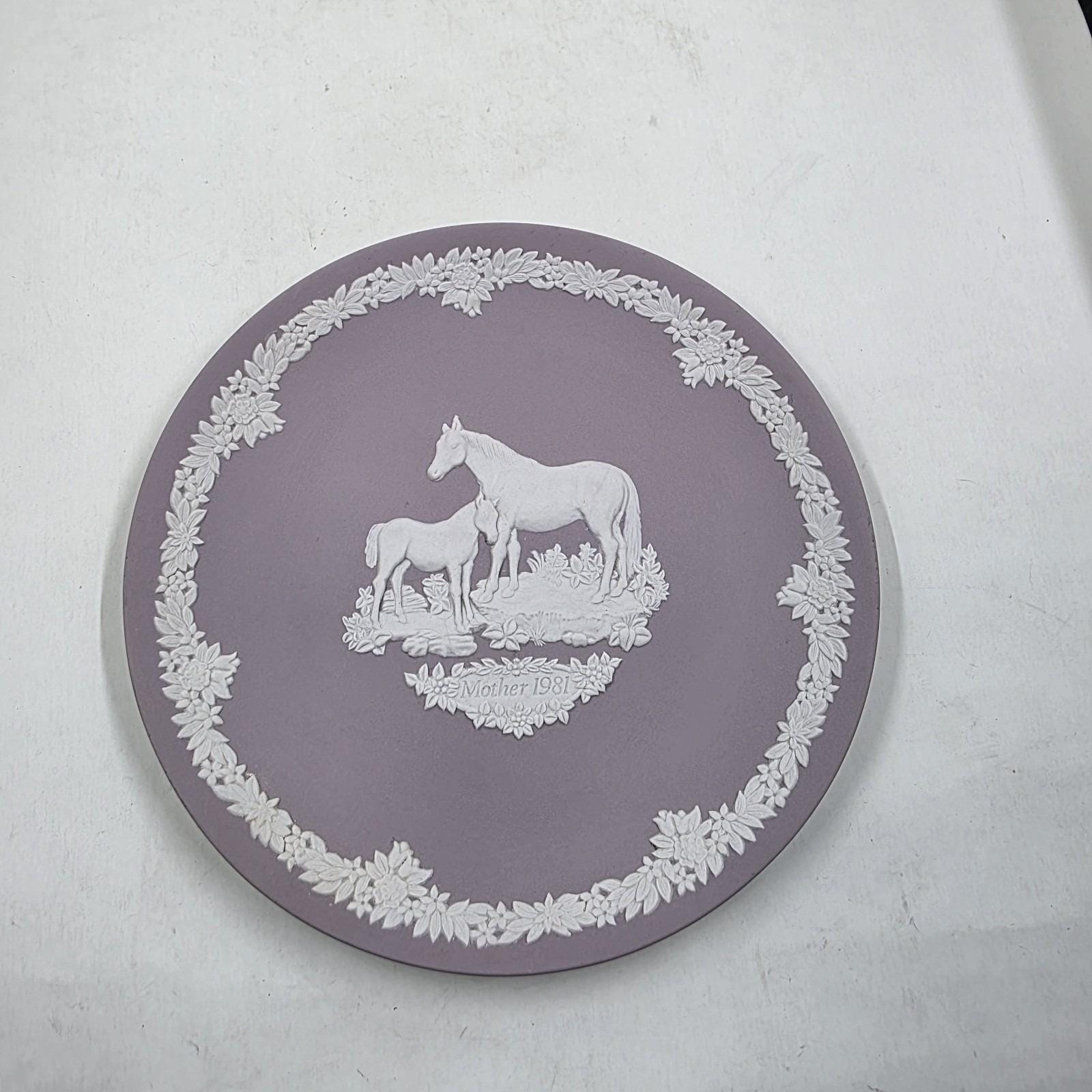 ウェジウッド　馬の親子のプレート Wedgwood Mother's Plate - Etsy