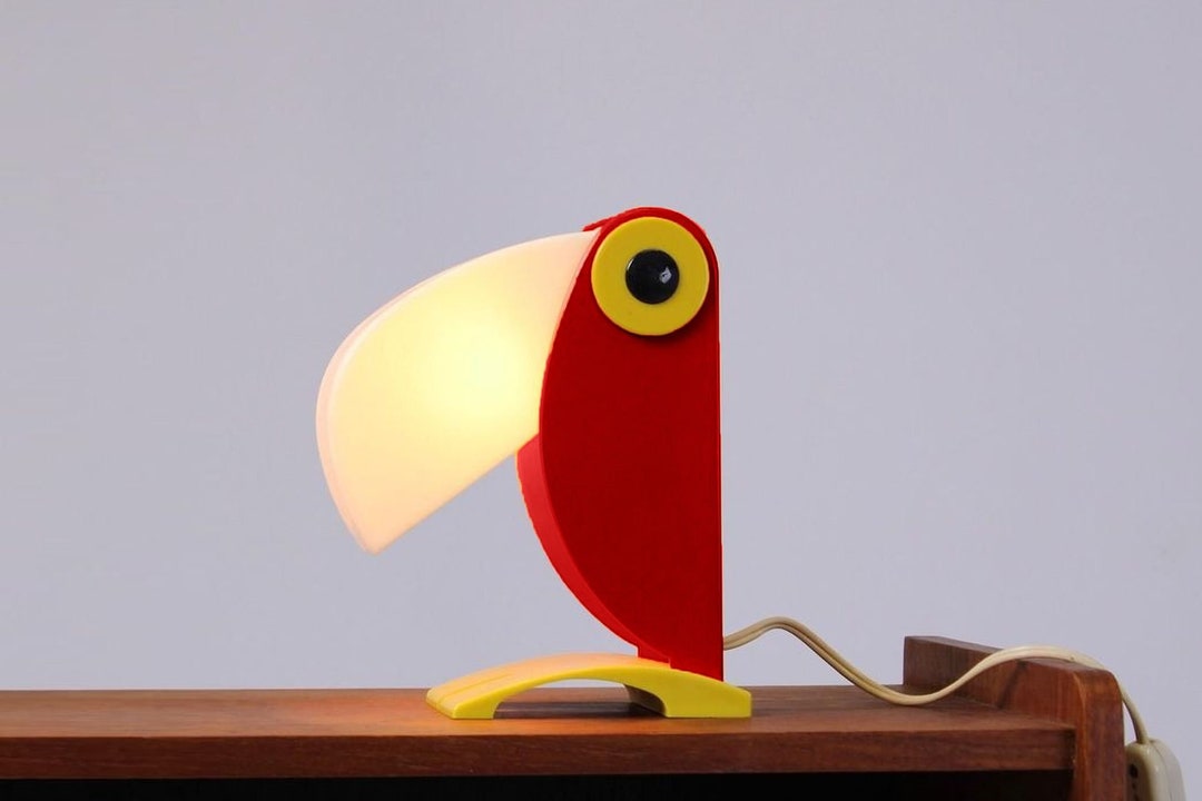 Parrot table lamp,Tropical parrot lamp,Red parrot light,Bird-themed lamp,Decor parrot lamp,Desktop accessory,Living room lamp,Home decor