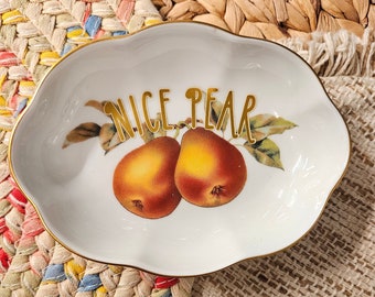 Mooi bord met perenpaar – grappige vintage schaal – ruwe, upcycled muurkunst