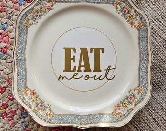 Bord Eat Me Out – onbeleefd grappig verzamelbord – geüpcycled vintage muurkunst – Naughty Home Decor
