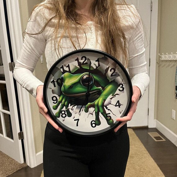 Frog Wall Clock Unique Silent Wall Clock with 3D Frog Wood Frame Plexiglass, Decorative Timepiece for Home, Easy Install, Modern Decor Gift