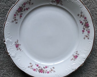 Wawel Beautiful gold rimmed set of 10 each size. Absolultley lovley set to appriciate  8 inch x 10 and 10 onch x 10