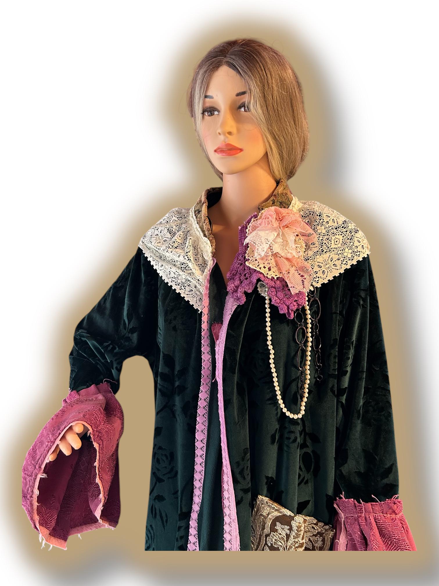 Upcycled Old Robe Emerald Green Velvet Robe: Upcycled Victorian Embossed Lace, Size M - Etsy