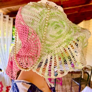 Hippie-chique vrouwelijke zonnehoed Veelkleurige onderleggers zomermode verfraaid