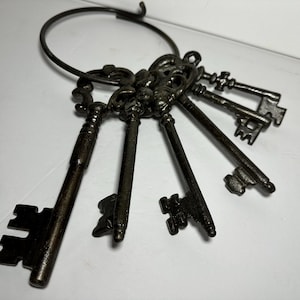 Large Vintage Heavy Metal Decor Key Ring with 6 Keys Wall Hanging Decor - 14” high, 6 5/8” Ring Diameter
