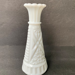 Vintage Anchor Hocking Milk Glass Bud Vase  Stars and Bars 1960 Mid Century White - 5 5/8” x 2 1/2”