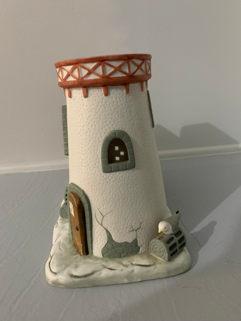 Pretty Partylite Retired Ceramic Stoney Harbor Lighthouse Candle Tea