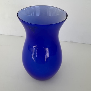 Beautiful Vintage Cobalt Blue Glass Vase - Cased Glass 7 1/4” x 4 1/4”