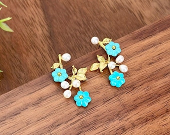 Unique white pearls with turquoise stud earring/Natural pearl floral petal earring silver/blue turquoise pearl earring/Elegant pearl jewelry
