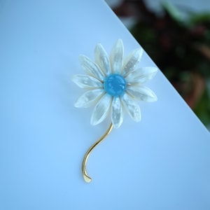 Natural baroque pearl shell flower brooch with blue agate/Unique handmade pearl brooch/Mother&#39;s day Birthday brooch gift women/elegant gift