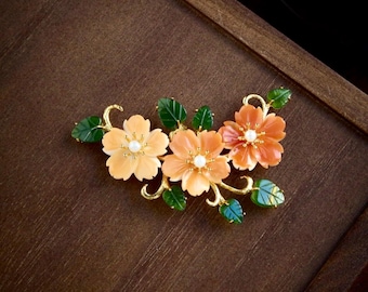 Natural Orange Conch Shell with pearls with green chalcedony brooch/Flower shell with chalcedony leaf brooch silver/Art deco cocktail brooch