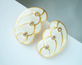 Unique white enamel butterfly earring/Oversized bugs stud earring/White milk earring/Elegant statement enamel earring/White stone earrings