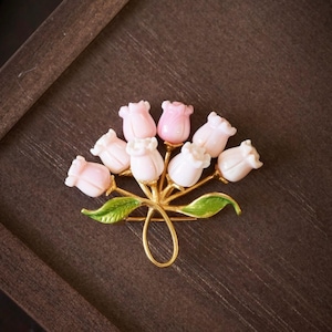 Natural flower cluster pink queen shell brooch silver/Unique bouquet pink shell brooch/Mother&#39;s day shell brooch gift/Art deco modern brooc