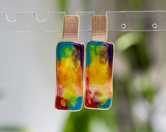 Boucles d'oreilles colorées esthétiques/boucle d'oreille pendante unique/bijoux minimalistes/boucles d'oreilles surdimensionnées/boucles d'oreilles à franges/pendentifs arc-en-ciel colorés