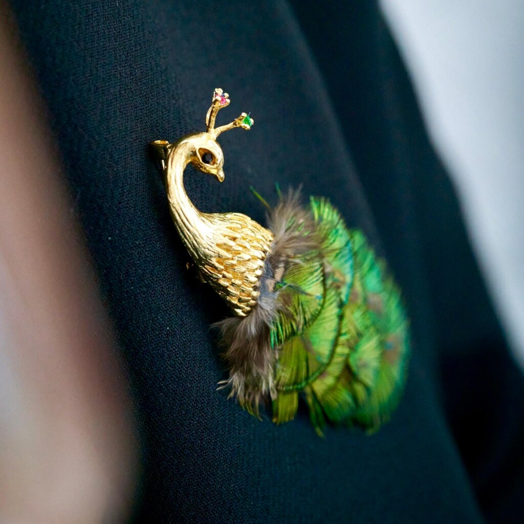 Spilla A Forma Di Pavone Con Strass E Perle - Gioiello Multicolore In Lega Per Donne