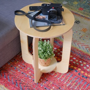 Nọrọ Stool: Display your favorite records and books, assemble without nails in seconds.