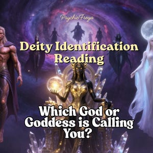 Op de afbeelding: Digitale kunst met goden en godinnen tegen een kosmische achtergrond. De tekst luidt "Deity Identification Reading" en "Welke God of Godin roept je?" De afbeelding heeft een mystiek en spiritueel thema.