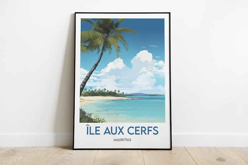 Pu&ograve; includere: Un'illustrazione colorata di una scena di spiaggia tropicale con una palma in primo piano, acqua blu e nuvole bianche nel cielo. Il testo "&Icirc;LE AUX CERFS MAURITIUS" &egrave; in basso nell'immagine.