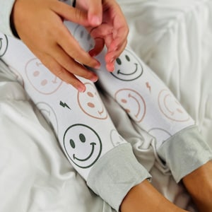 Conjunto de 2 piezas Happy Little Guy: pijama de bambú con cremallera para bebé, pijama de bambú para bebé, pijama de bambú de verano, pijama bohemio para bebé, pijama de bambú