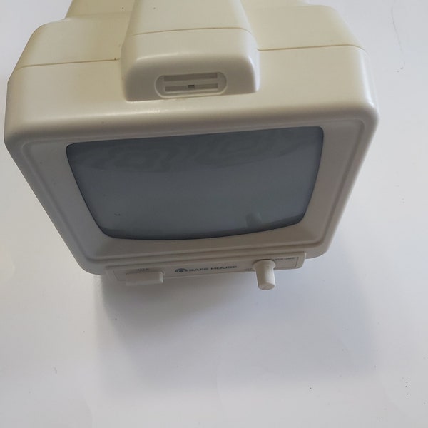 télévision vintage 5" noir et blanc portable