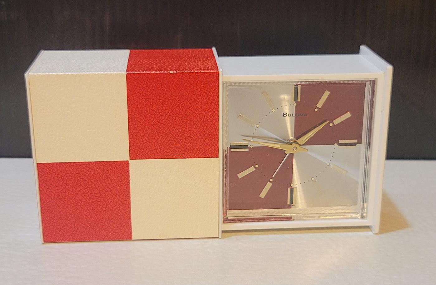Bulova Travel Alarm Clock Wth a Lumnous Dal and Date Dal n Workng
