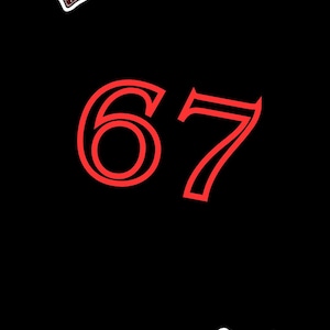 Puede incluir: Fondo negro con el número "67" en rojo, delineado en rojo más oscuro. Dos ilustraciones de flores Demogorgon rojas y blancas en la parte superior e inferior. Flechas rojas apuntan en direcciones opuestas.