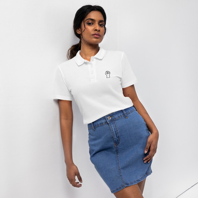Polo de piqué para mujer bordado