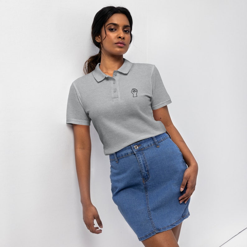 Polo de piqué para mujer bordado