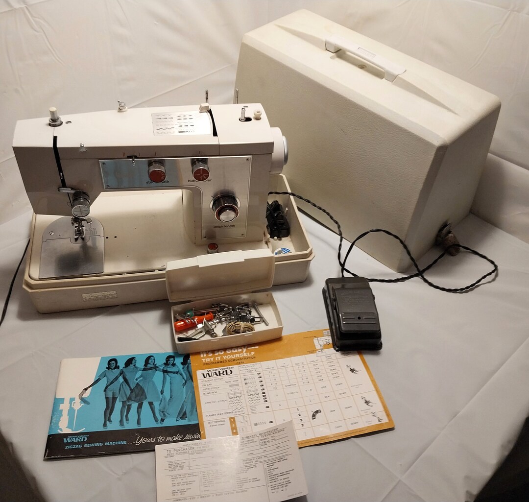 Vintage Montgomery Ward Sewing Machine Model UHT J1276 W/ Case