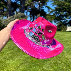 Disco Cowgirl Hat: Hot Pink Rhinestone Iridescent Space  display picture 1