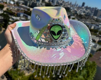 Aangepaste iriserende ruimtecowboyhoed: strass Alien Cowgirl Festival