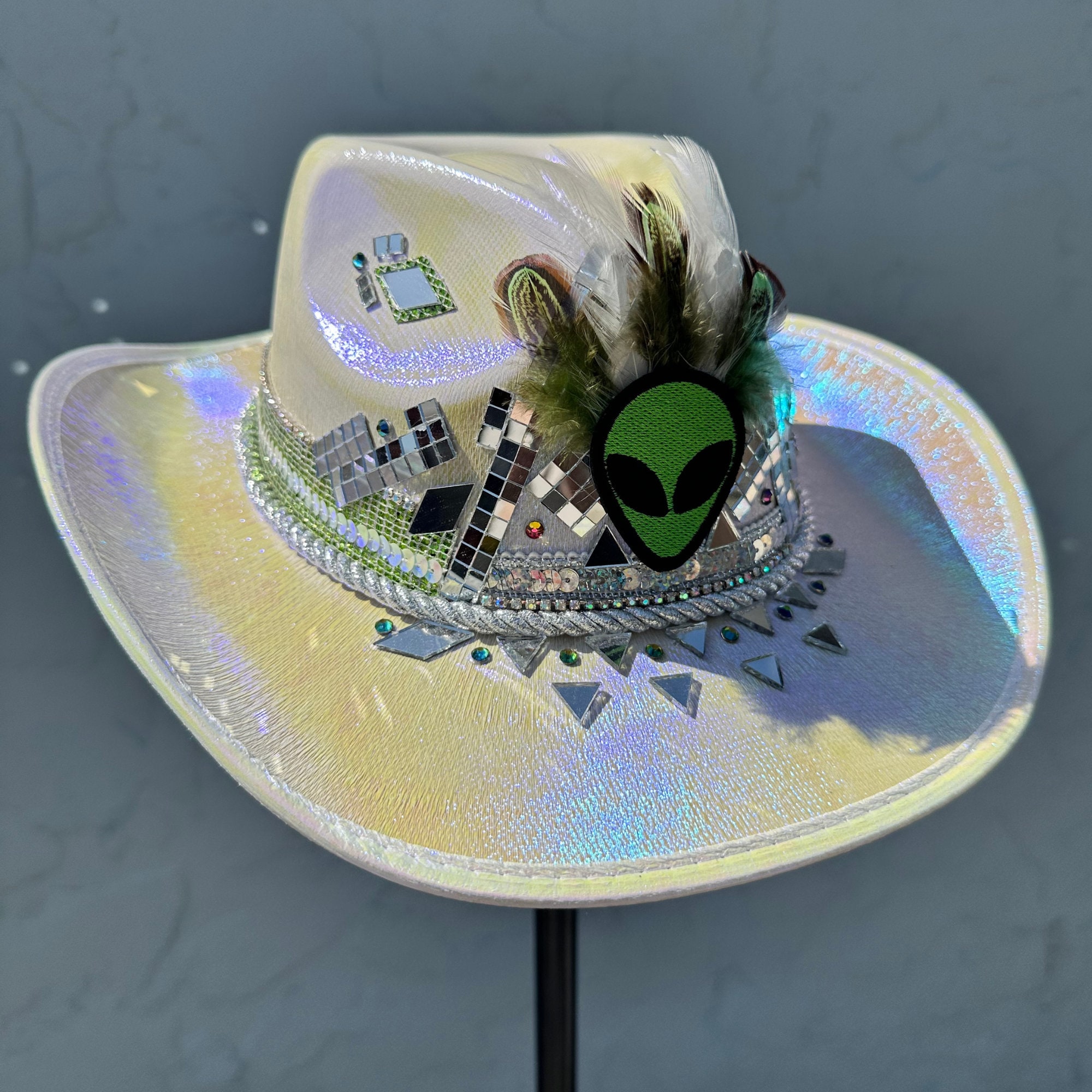 3954 Silver-space Holographic-cowgirl-hat- Western-cowboy-hat 61ItXPIXcmL.jpg_BO30,255,255,  main image 2