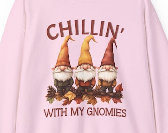 Bluza z kapturem Gnome Fall Crewneck, Chillin with My Gnomies, Bluza jesienna, Koszula w kolorach jesieni, Przytulna bluza jesienna, Święto Dziękczynienia