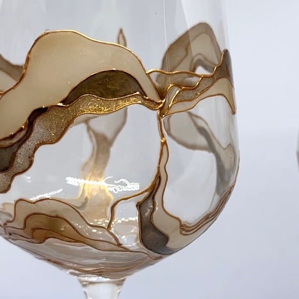 Set Handgeschilderde abstracte kristallen wijnglas geschilderde kunst beige en witte wijnglazen gepersonaliseerde wijnglazen set optie beige decoratie