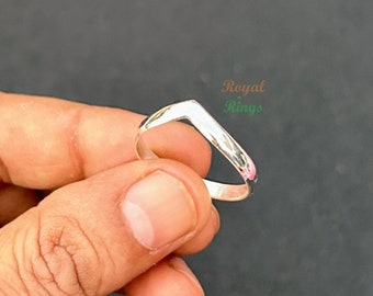 Minimalist Band Ring - Understated Elegance and Timeless Charm