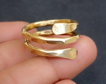 Adjustable Spring Brass Ring, Handmade Brass Jewelry Ring, Meditation & Band Ring, Gift For Her, Beautiful Brass Wire Ring, Pure Brass Ring,