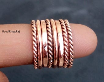 Anelli impilabili in filo di rame fatti a mano con 8 fili / Fasce in rame puro minimaliste boho / Set di anelli in rame intrecciati e lisci / Gioielli curativi per uomo