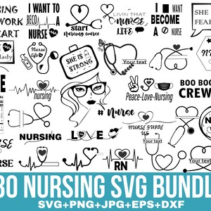 Può includere: Un pacchetto digitale di 30 file SVG a tema infermieristico in bianco e nero. I design includono testo, cuori, stetoscopi e altre immagini legate all'assistenza infermieristica. Il testo include frasi come "Nursing is a work of heart", "I want to be a nurse", "She is strong", "Peace-Love-Nursing" e "Boo Boo Crew".