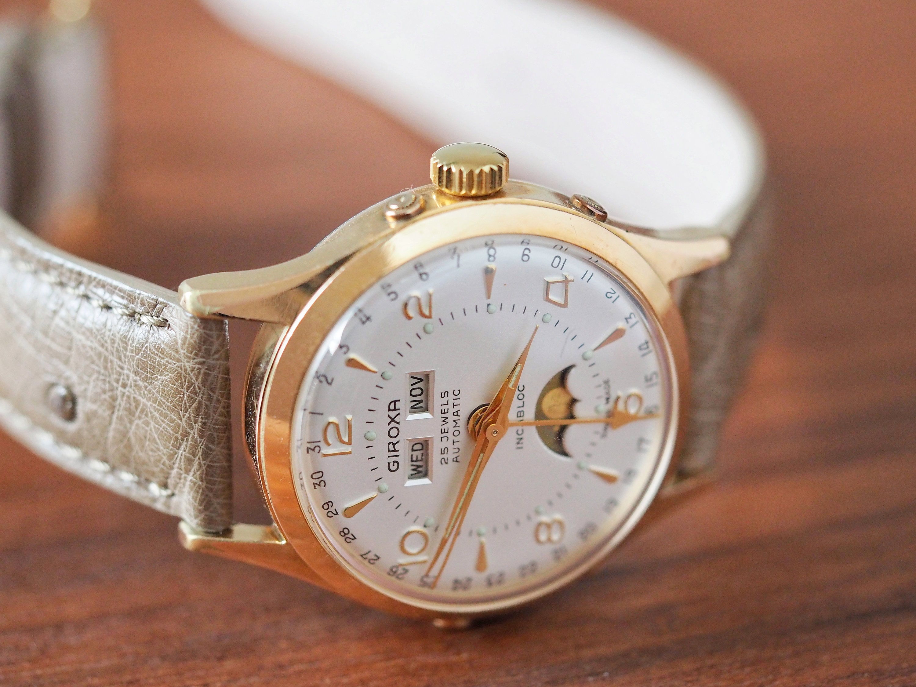 Triple date online moonphase watch