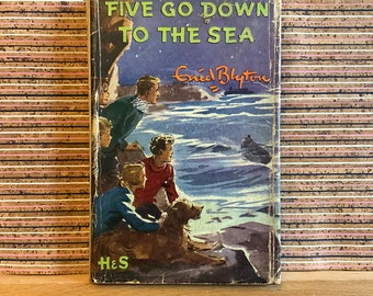 Five Go Down to the Sea by Enid Blyton, illustrations by Eileen Soper - Vintage Children's 12th 'Famous Five' Book, Hodder & Stoughton 1965