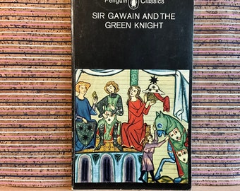 Sir Gawain and the Green Knight, translated with an Introduction by Brian Stone - Vintage Penguin Classics Paperback Book, 10th Reprint 1971