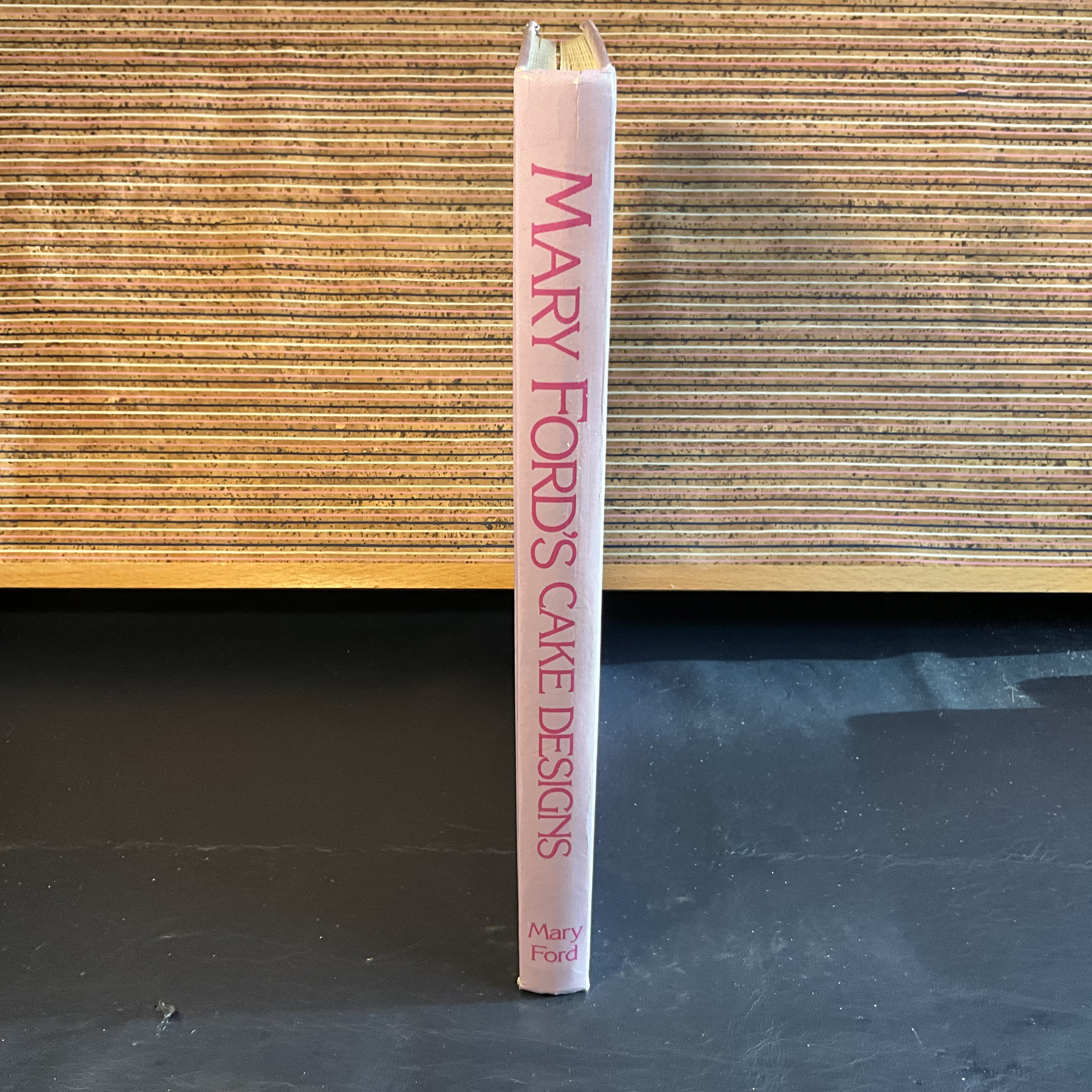 Mary Ford's Cake Designs Book: 1984 First Edition Illustrated