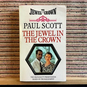 A joia da coroa por Paul Scott - livro de bolso vintage do Reino Unido, Panther Books, Granada Publishing, 17ª reimpressão 1984