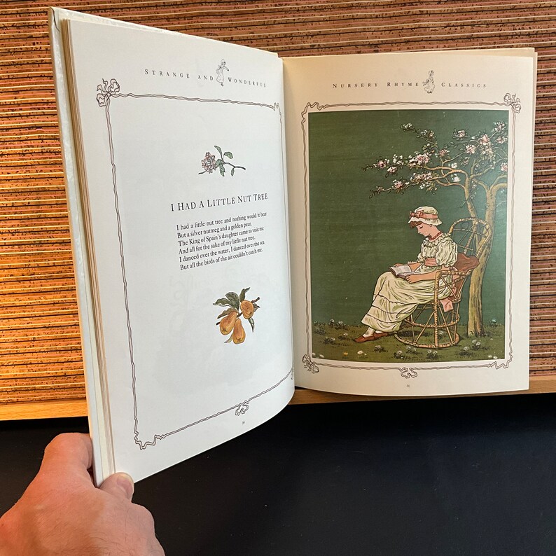 Comptines classiques pour enfants par Kate Greenaway grand livre relié vintage illustré pour enfants, St Michael, Marks and Spencer 1988 image 9