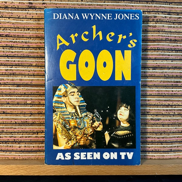 Archer's Goon by Diana Wynne Jones - Vintage UK Paperback TV tie-in Edition, Mammoth 1992