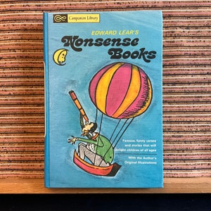 Libros sin sentido de Edward Lear / Un libro maravilloso de Nathaniel Hawthorne - Libro de tapa dura ilustrado vintage, Biblioteca complementaria 1967