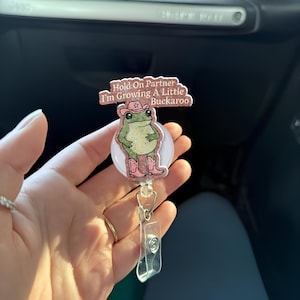 Bobine d'insigne de grenouille de cowboy, cadeau pour une femme enceinte ou une infirmière, accessoire de faire-part de bébé mignon pour la fête des mères, clip de révélation de grossesse amusant