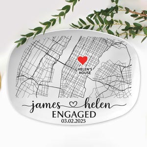 Aangepaste verlovingskaartschotel, cadeau locatie stel, gepersonaliseerd dienblad huwelijksverjaardag, verlovingscadeau met namen en datum